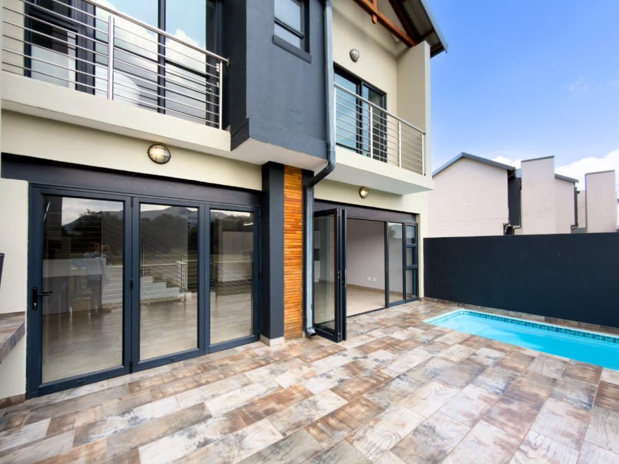 3 Bedroom Property for Sale in The Islands Estates North West